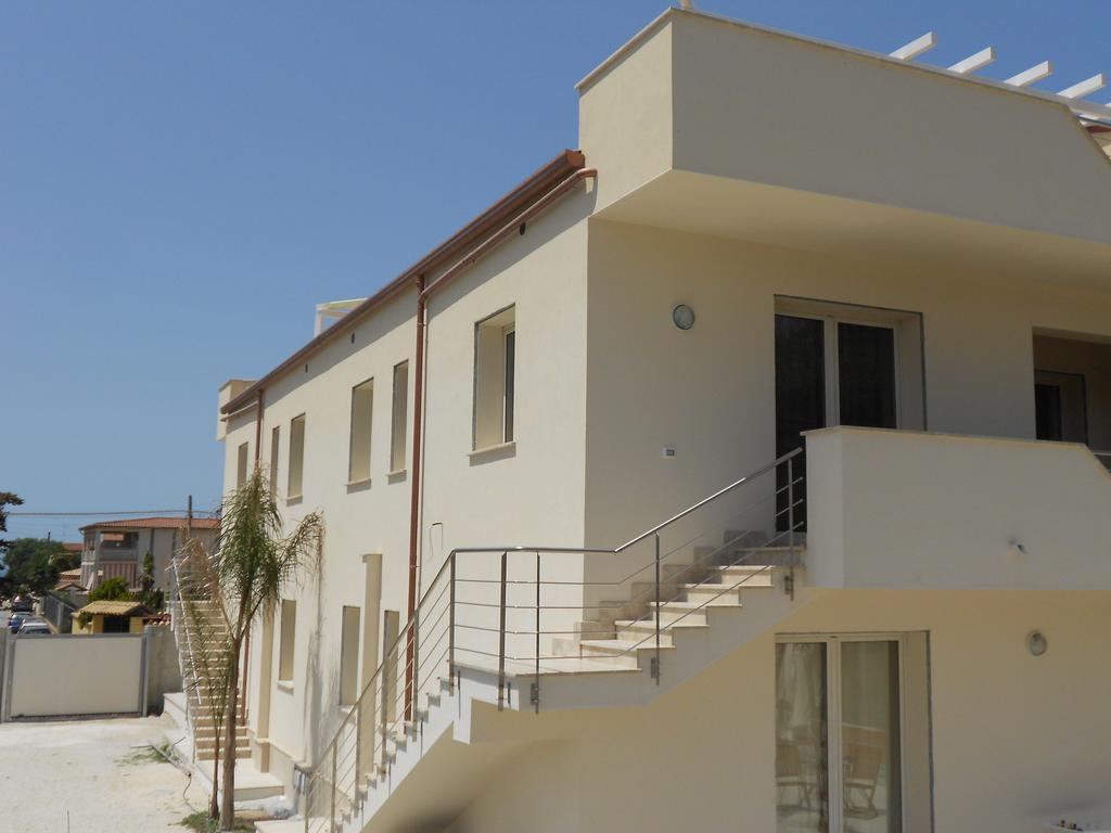 Bosco Sea Apartments Сан-Леоне Экстерьер фото