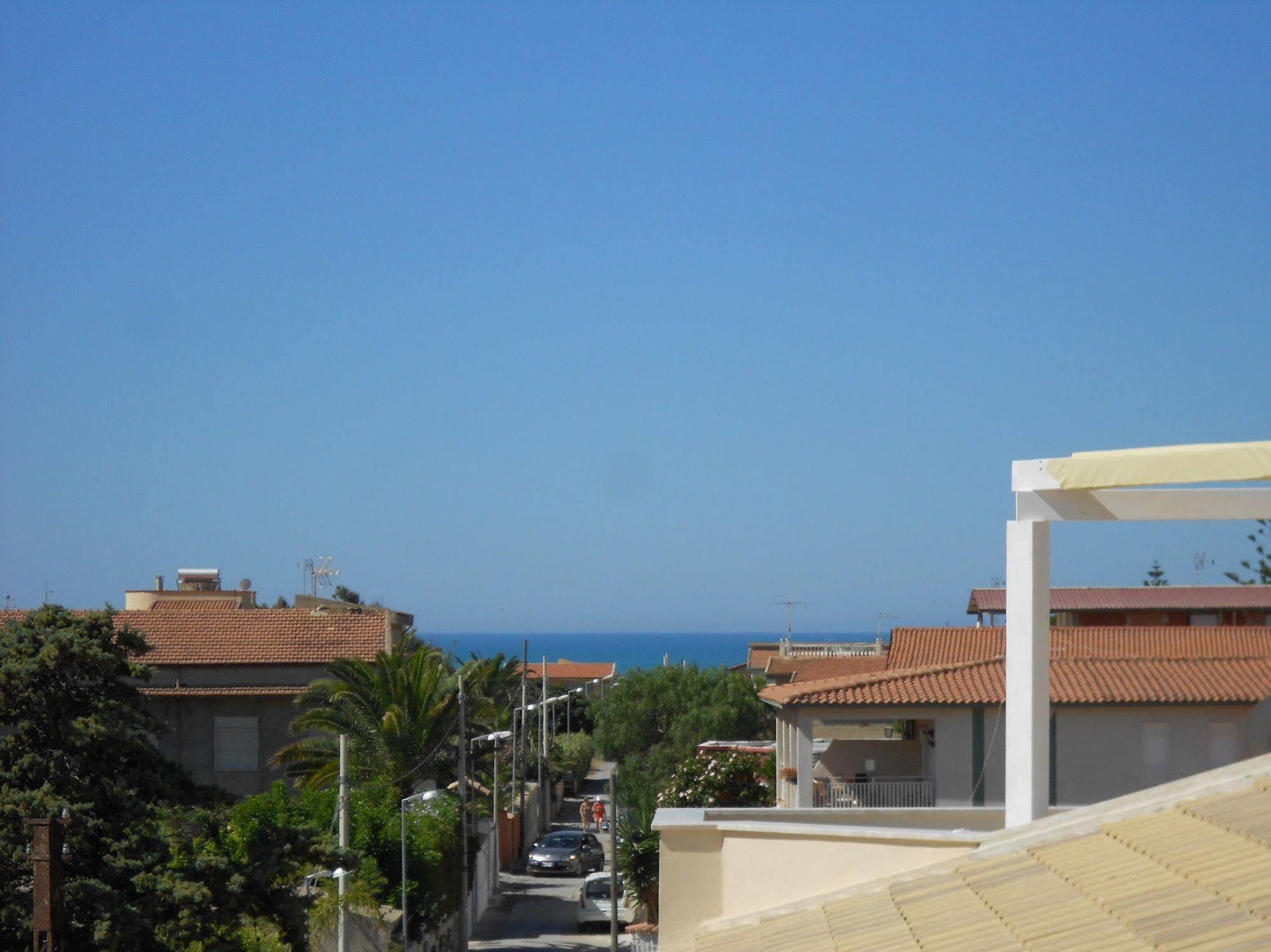 Bosco Sea Apartments Сан-Леоне Экстерьер фото